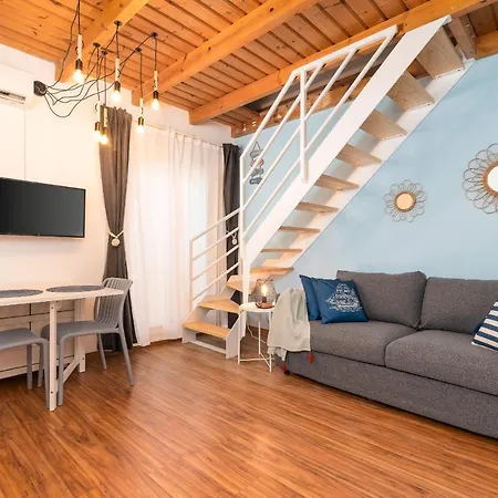 Homes Anna Valentin Apartment